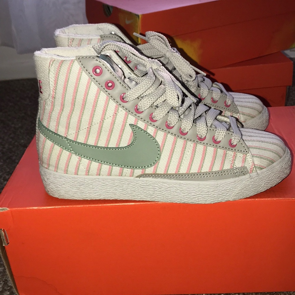 Nike Wmns Blazer Mid